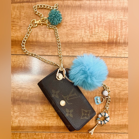 Louis Vuitton Multicles 4 Key Holder “Blue Bayou” - Picture 2 of 14